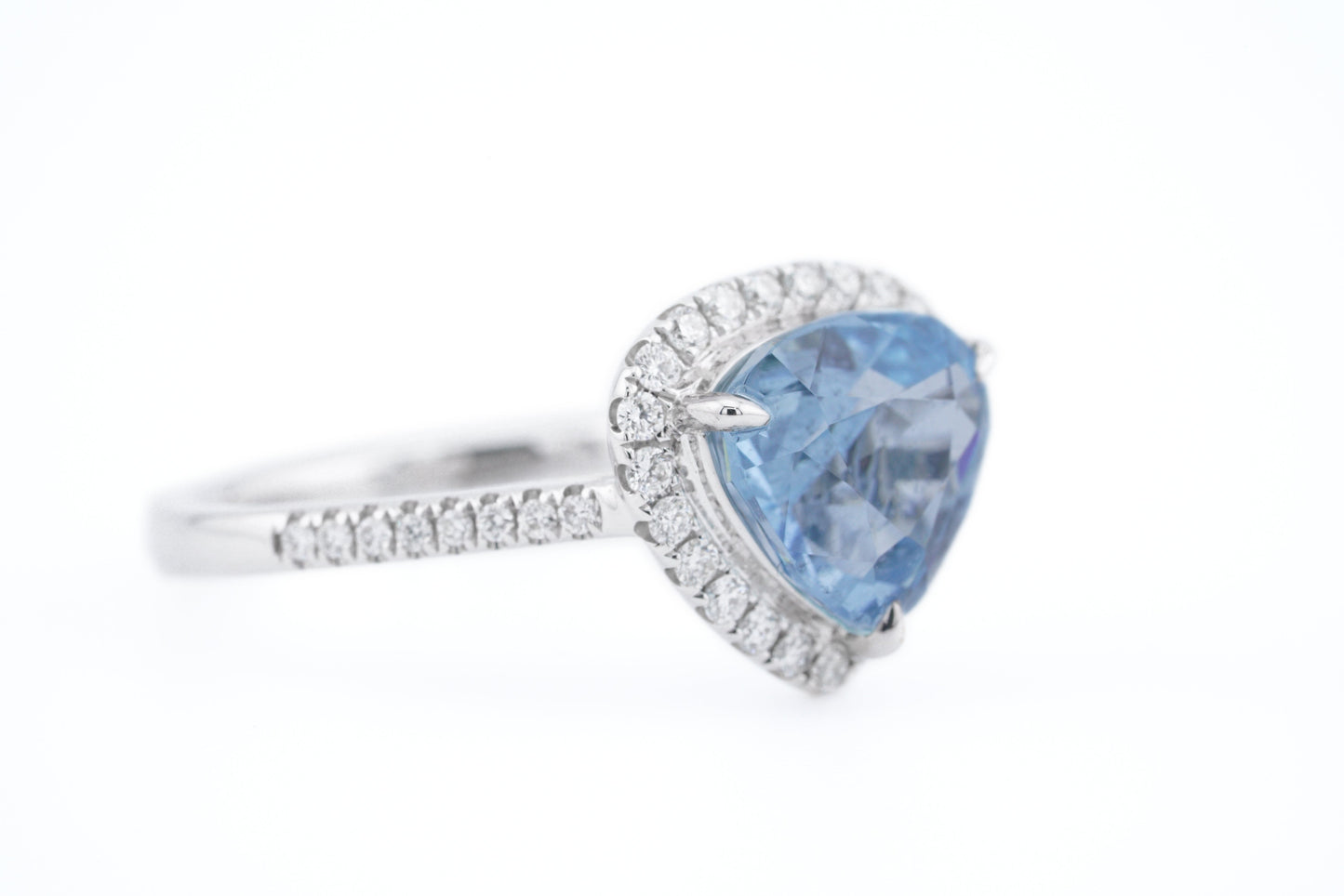 Santa Maria Aquamarine Ring,18K Gold with Natural Diamond Setting