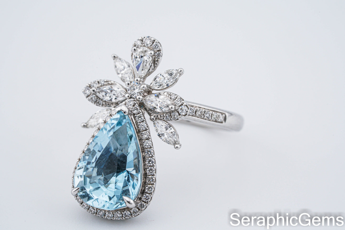 Santa Maria Aquamarine Ring,18K Gold with Natural Diamond Setting