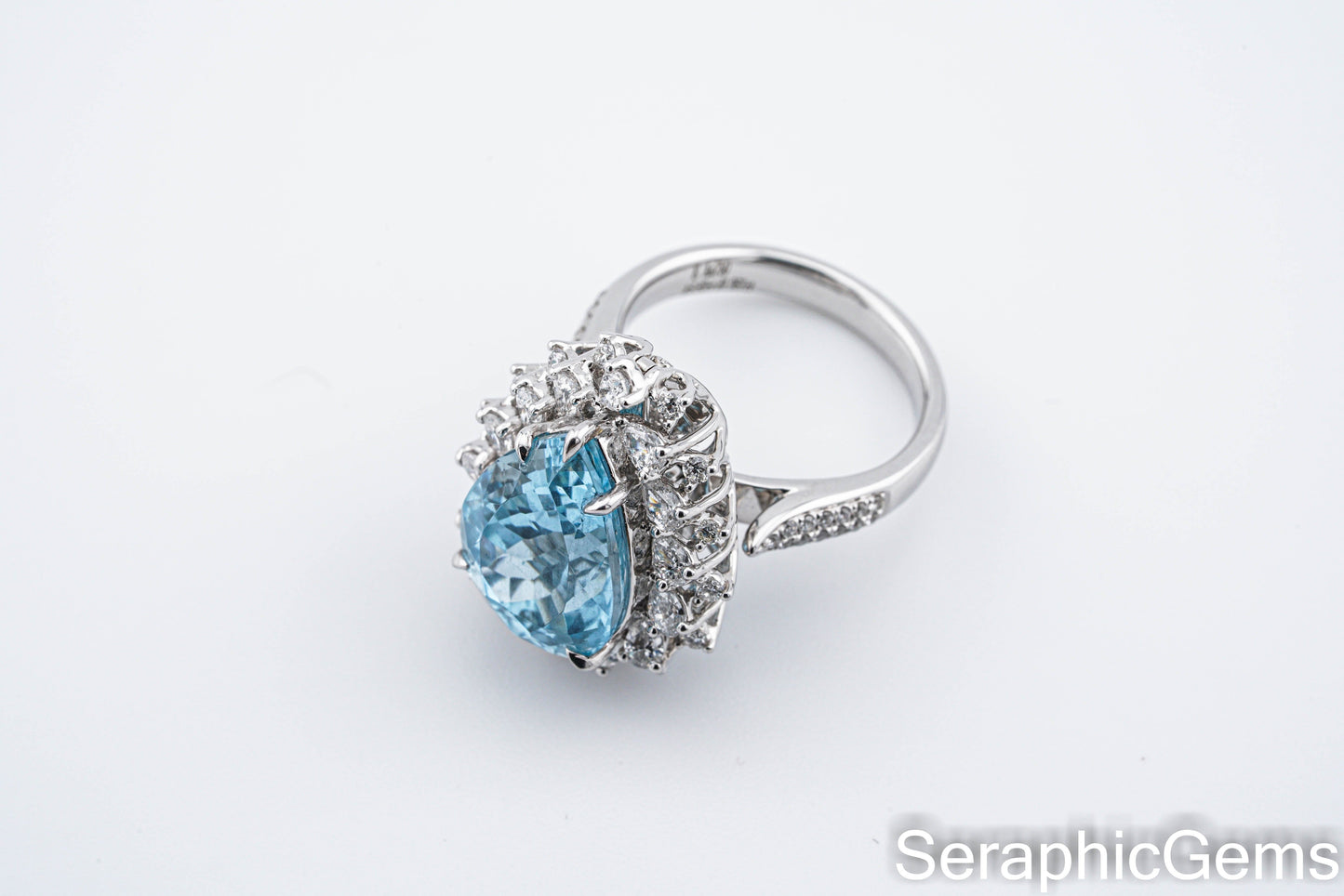 Santa Maria Aquamarine Ring,18K Gold with Natural Diamond Setting