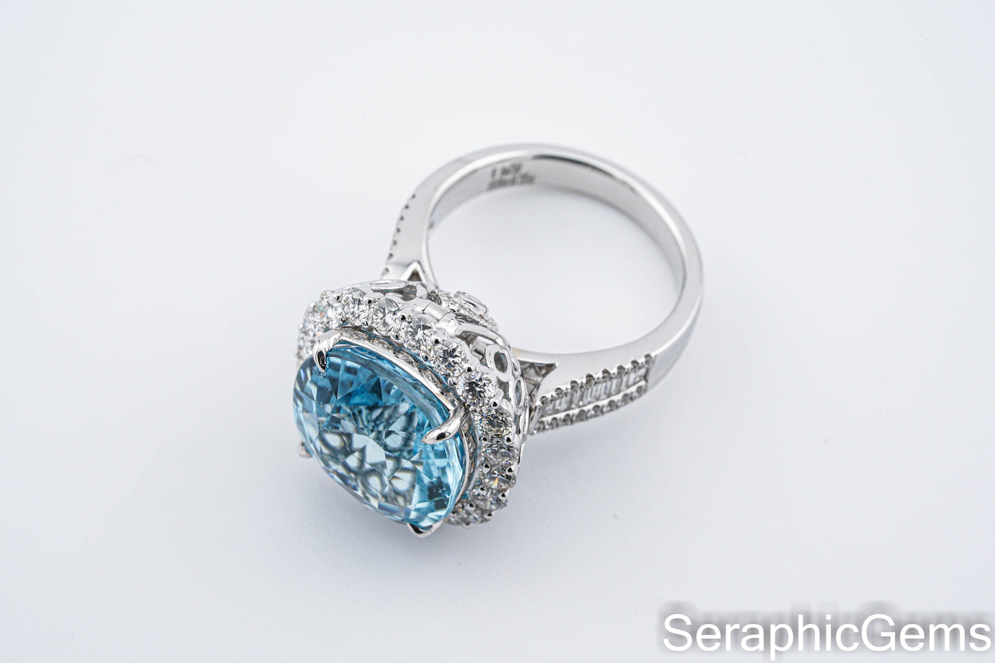 Santa Maria Aquamarine Ring,18K Gold with Natural Diamond Setting