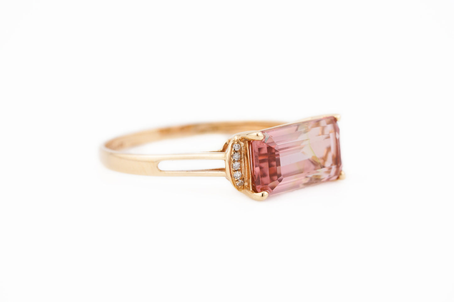 Elegant Simplicity: 18k Gold Watermelon Tourmaline Ring with Diamond Accents